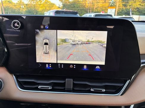 Used 2025 Chevrolet Equinox ACTIV w/ Safety and Technology Package AWD/4WD image 35