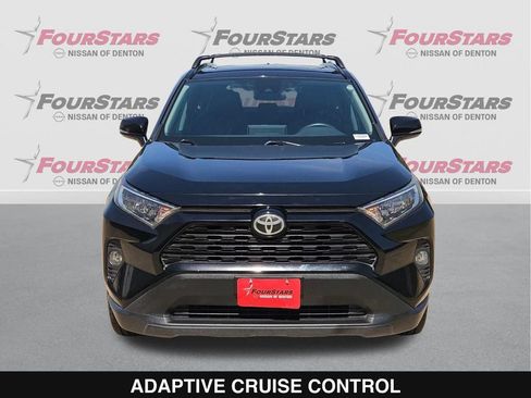 Used 2020 Toyota RAV4 XLE Premium FWD image 10