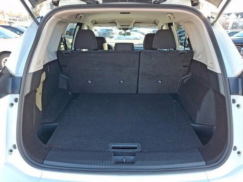 Used 2025 Nissan Rogue S FWD image 33
