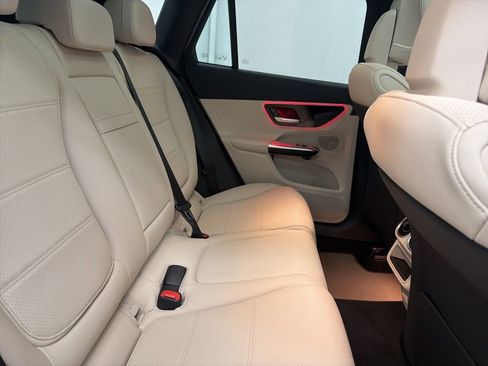 New 2026 Mercedes-Benz GLC 300 GLC 300 image 27