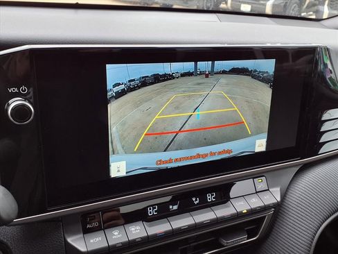 Certified 2025 Toyota Camry SE image 11