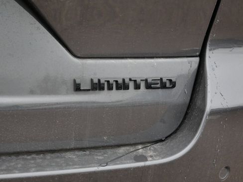 Certified 2024 Jeep Grand Cherokee Limited w/ Black Appearance Package image 19