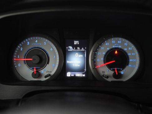 Used 2020 Toyota Sienna SE w/ Carpet Mat Package FWD image 28