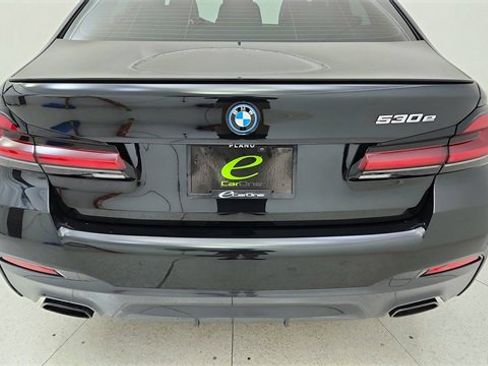 Used 2023 BMW 530e 530e iPerformance w/ M Sport Package image 11