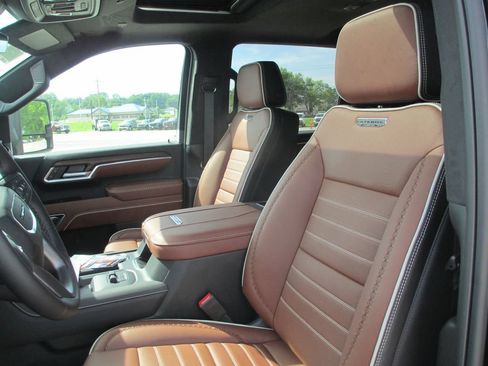 New 2026 GMC Sierra 2500 Denali Ultimate AWD/4WD image 14