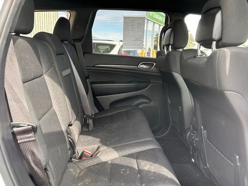 Used 2019 Jeep Grand Cherokee Laredo image 18