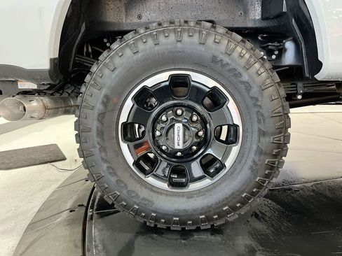 New 2025 Ford F250 Lariat w/ Lariat Ultimate Package image 10