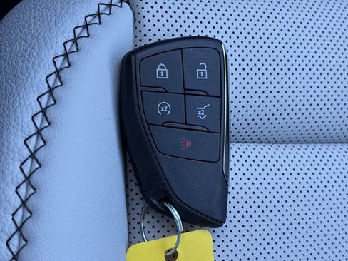 New 2026 GMC Terrain Denali w/ LPO, Black Badging Package image 42