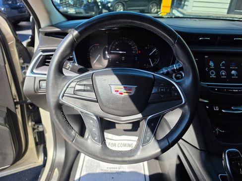 Used 2017 Cadillac XT5 Premium Luxury AWD/4WD image 21