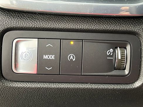 Used 2025 GMC Acadia Elevation image 51