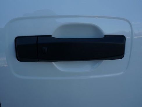 Used 2024 Nissan Titan SV w/ SV Convenience Package image 86