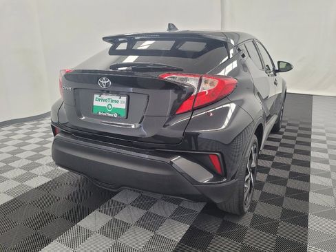 Used 2019 Toyota C-HR XLE FWD image 7