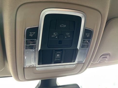 Used 2020 RAM 3500 Laramie image 32