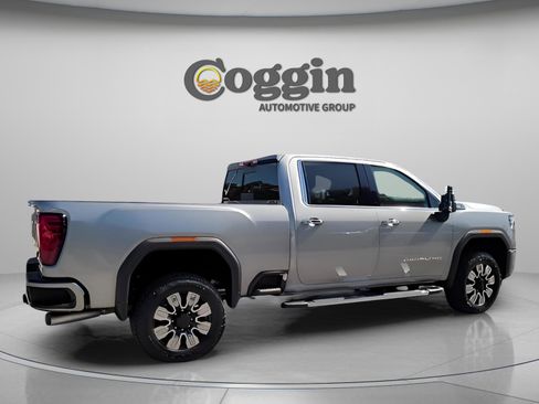 New 2026 GMC Sierra 3500 Denali w/ Technology Package image 9