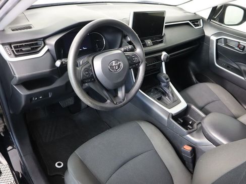 Used 2023 Toyota RAV4 LE image 9