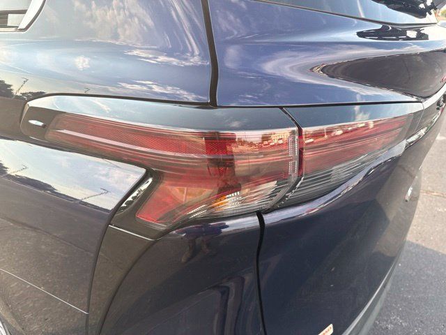 Used 2023 Toyota Sienna XLE FWD image 10