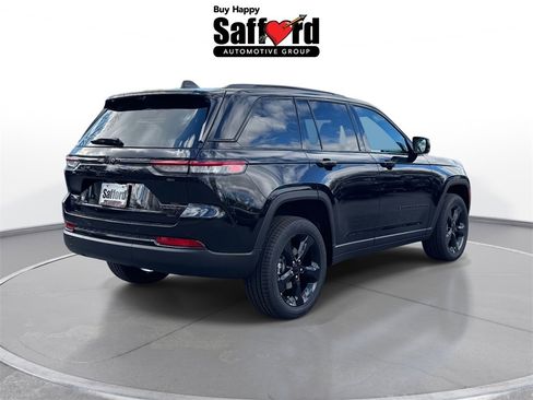 New 2025 Jeep Grand Cherokee Limited w/ Luxury Tech Group II image 9