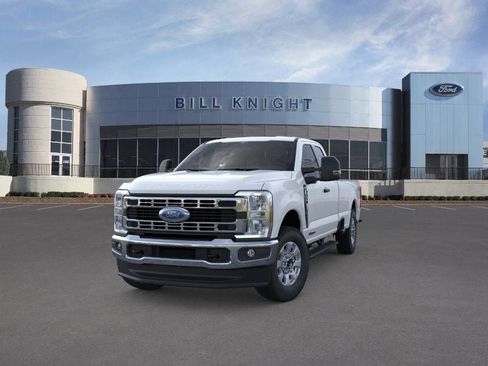 New 2025 Ford F350 XLT w/ FX4 Off-Road Package AWD/4WD image 3