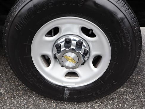 Used 2025 Chevrolet Express 3500 LT w/ LT Preferred Equipment Group image 29