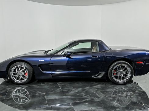 Used 2001 Chevrolet Corvette Z06 w/ Memory Pkg RWD image 6