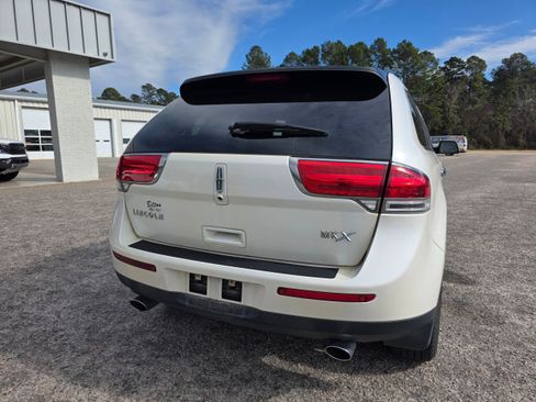 Used 2013 Lincoln MKX FWD image 5