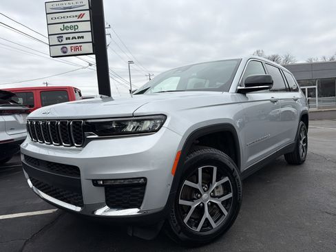 Certified 2025 Jeep Grand Cherokee L Limited w/ Luxury Tech Group II image 3