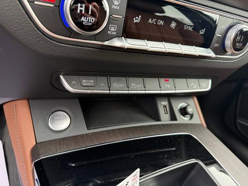 Certified 2025 Audi Q5 2.0T Premium Plus w/ Premium Plus Package image 20