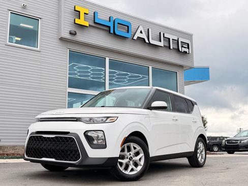 Used 2022 Kia Soul LX w/ Technology Package FWD image 1