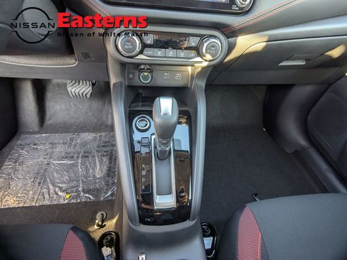 New 2025 Nissan Versa SR w/ Trunk Package image 14