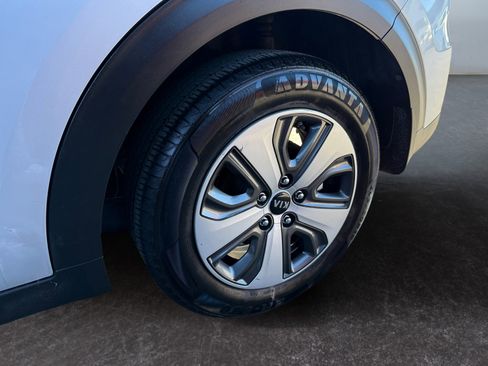 Used 2019 Kia Niro LX image 14