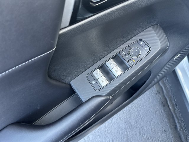 Used 2025 Mitsubishi Outlander SE AWD/4WD image 24