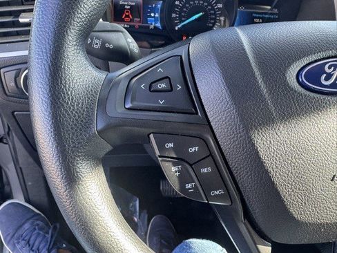 Used 2021 Ford Edge SE image 14