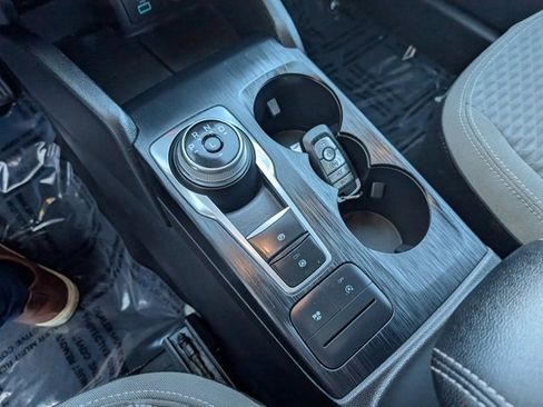 Used 2022 Ford Escape SE w/ SE Sport Appearance Package image 15