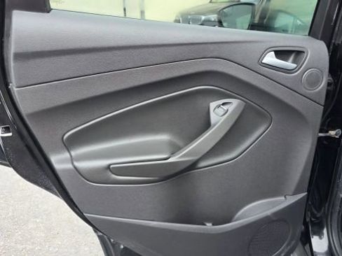 Used 2016 Ford Escape Titanium image 32