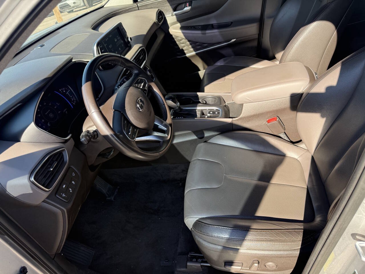 Used 2020 Hyundai Santa Fe SEL w/ Convenience + Premium Package FWD image 18