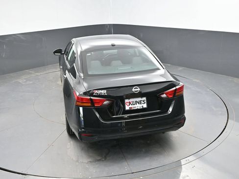 Used 2025 Nissan Altima 2.5 SV FWD image 28