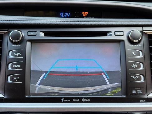 Used 2018 Toyota Highlander XLE FWD image 25