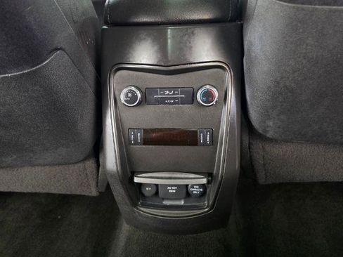 Used 2015 Lincoln MKT AWD image 39