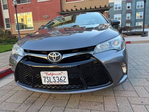 Used 2016 Toyota Camry SE FWD image 38