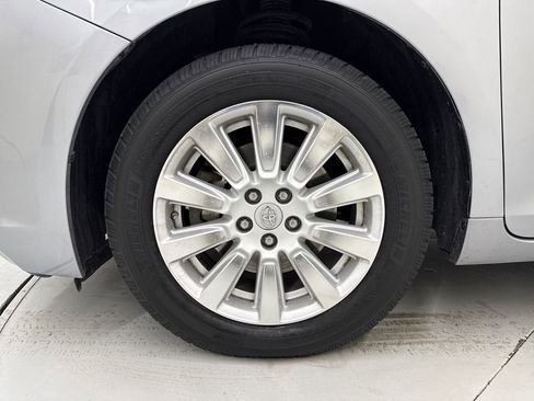 Used 2017 Toyota Sienna AWD image 9