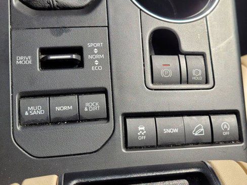 Certified 2021 Toyota Highlander XLE image 18