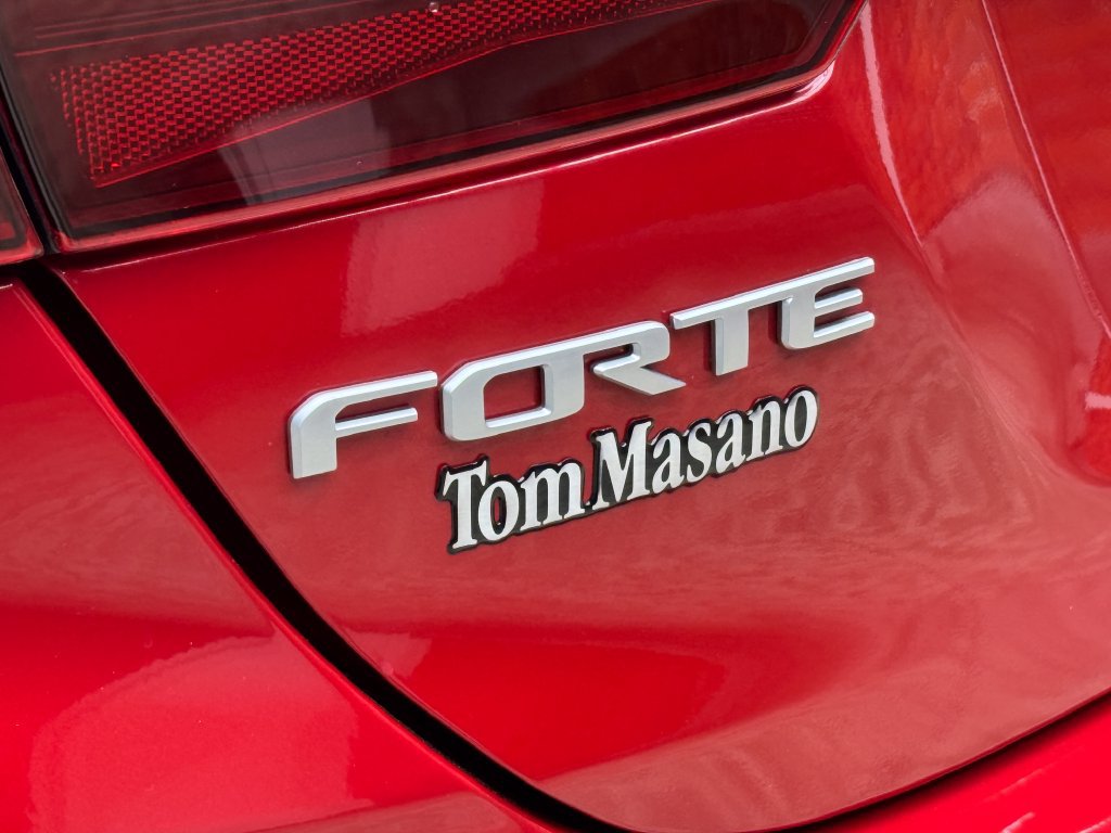 Used 2023 Kia Forte LXS w/ LXS Technology Package FWD image 3