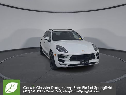 Used 2018 Porsche Macan GTS AWD/4WD image 4