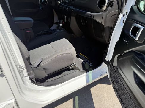 Used 2020 Jeep Gladiator Sport w/ Quick Order Package 24S image 37