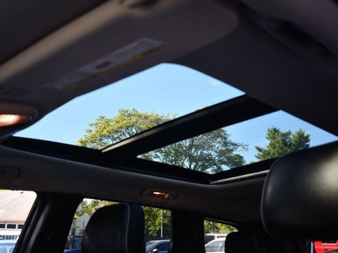 Used 2012 Jeep Grand Cherokee Overland image 34