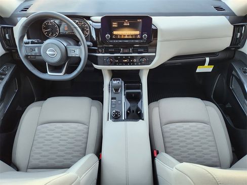 New 2025 Nissan Pathfinder SV image 20