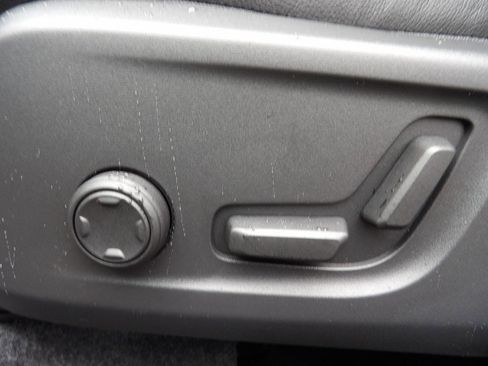 New 2026 Volvo XC40 B5 Plus w/ Protection Package Premier image 11