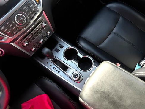 Used 2020 Nissan Pathfinder SL image 22