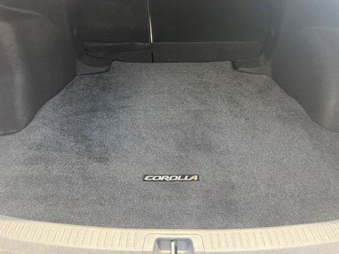Used 2021 Toyota Corolla LE w/ Carpet Mat Package (TMS) FWD image 30