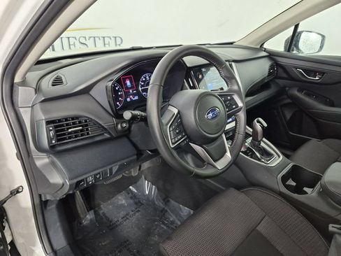 Used 2025 Subaru Outback Premium AWD/4WD image 16